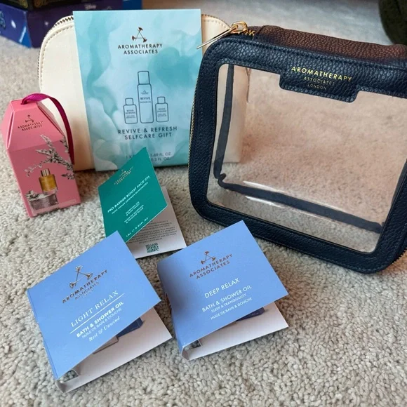 AROMATHERAPY ASSOCIATES Travel Sample Kit - Picture 2 of 6